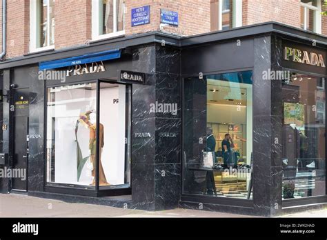 prada dames mantel met dons gevoers p c hooftstraat|Prada .